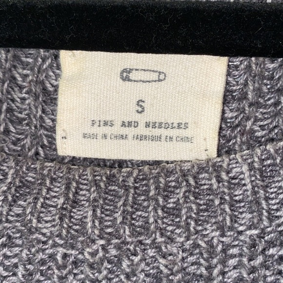 urban outfitters gray sweater with cream lace detail on bottom - Picture 2 of 5